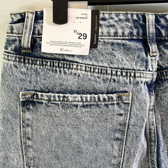 NWT KanCan Collie High Rise Mom Jeans Medium Wash - Size 29 / 11 - Picture 7 of 10